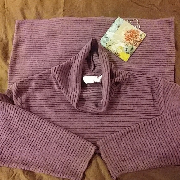 Cowl Neck Pullover - Picture 3 of 5